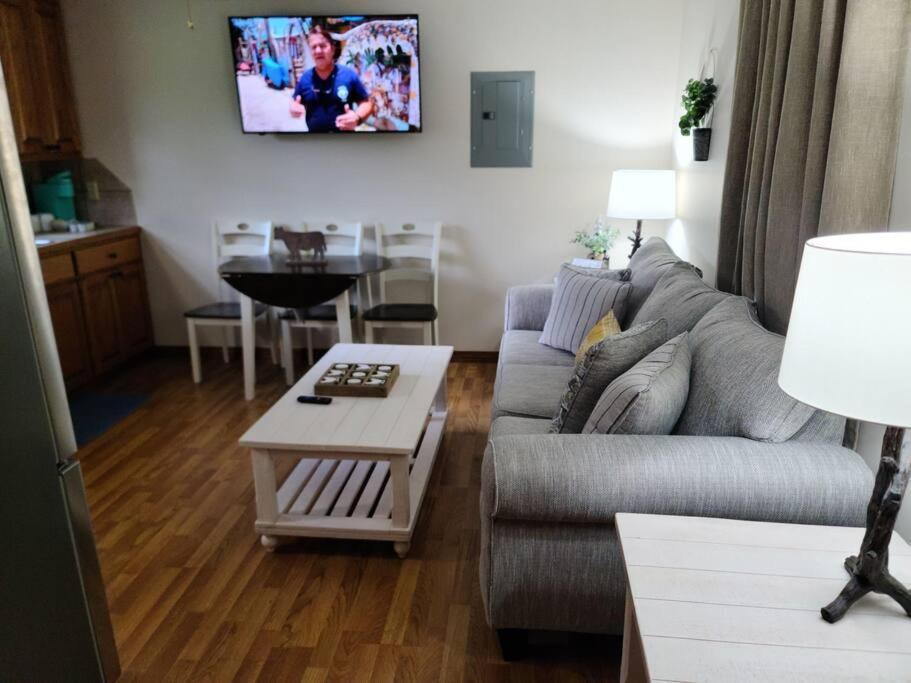 Milk Hand House.. Peaceful 1 Bedroom Cabin Hammond Εξωτερικό φωτογραφία