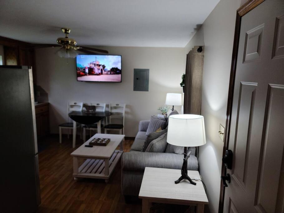 Milk Hand House.. Peaceful 1 Bedroom Cabin Hammond Εξωτερικό φωτογραφία